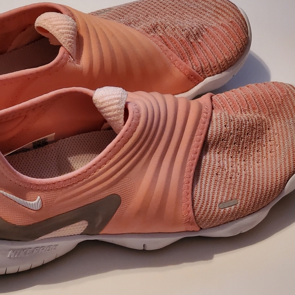 Nike - Picture 2 of 3